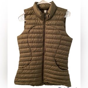 Lululemon Pack it Down Vest - NWOT - Size 6 - Dark Olive